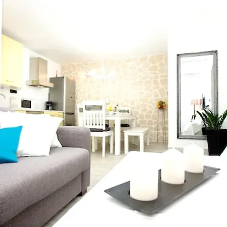 Modern In 70 M² Parking Included