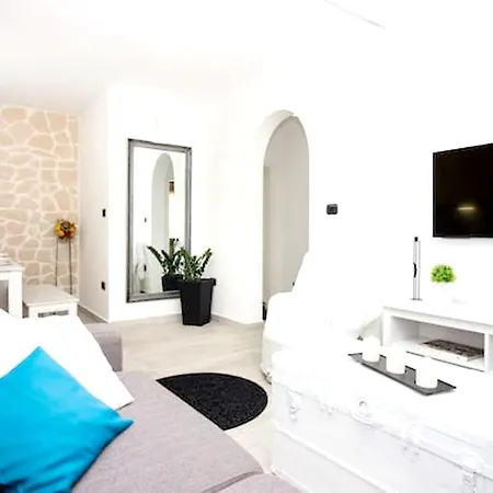 Apartment Modern In 70 M² Parking Included Trogir