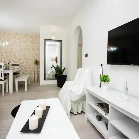 Modern In - 70 M² - Parking Included Appartement Trogir