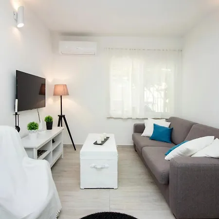 Appartement Modern In - 70 M² - Parking Included Trogir