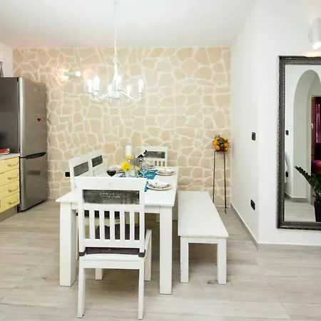 Modern In - 70 M² - Parking Included Appartement Trogir