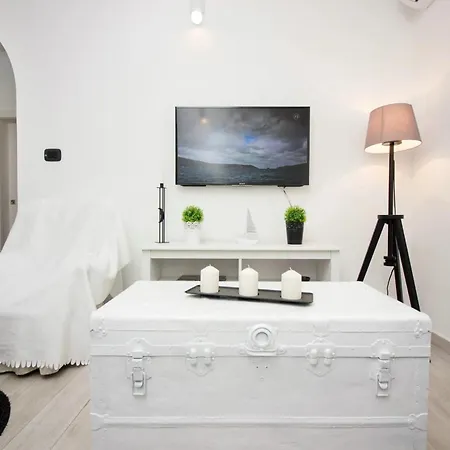 Modern In - 70 M² - Parking Included Appartement