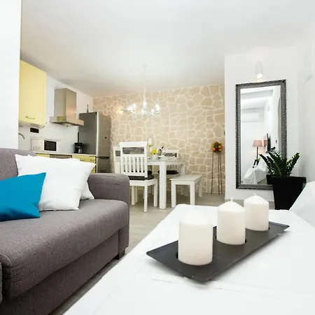 Modern In - 70 M² - Parking Included Appartement