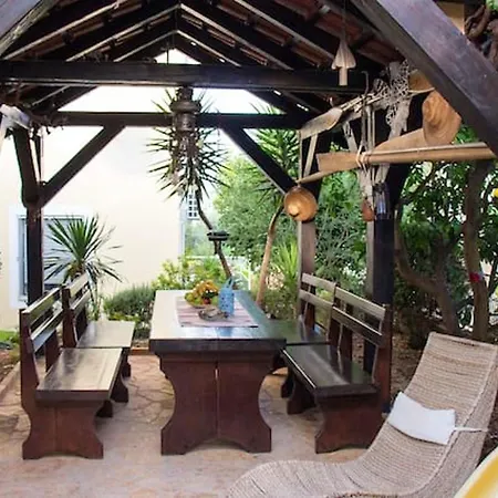 Modern In 70 M² Parking Included Apartment Trogir