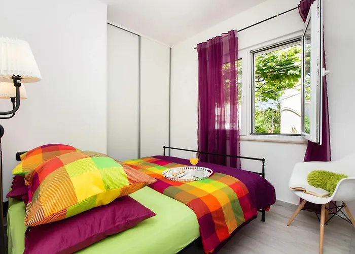 Modern In - 70 M² - Parking Included Apartman